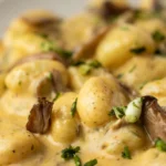 Ñoquis con salsa de setas y queso vegano - Imagen 3